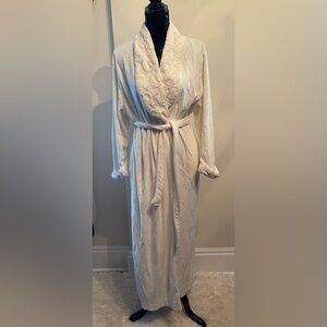 Vintage 80s Diamond Tea Cream Embroidered Robe